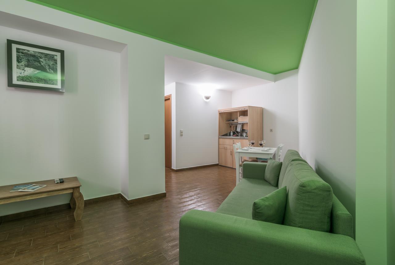 Malion Rooms Adamantas Eksteriør billede